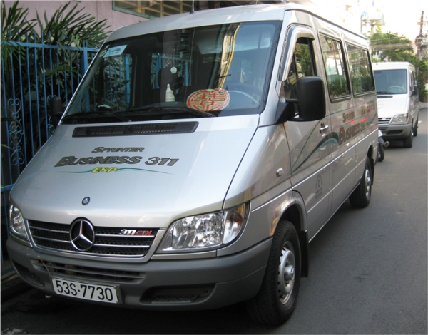 Cho thuê xe cưới 16 chỗ Mercedes Sprinter tphcm